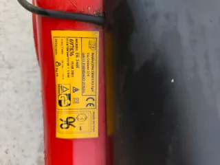Cortacésped eléctrico Champion rojo