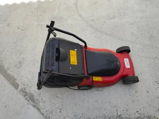 Cortacésped eléctrico Champion rojo