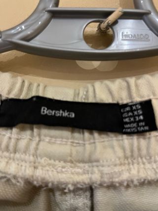 Pantalón Bershka beige