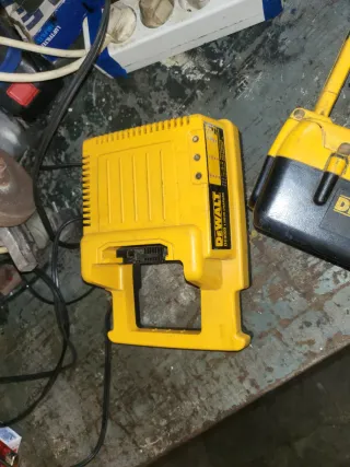 Radial Dewalt 36V