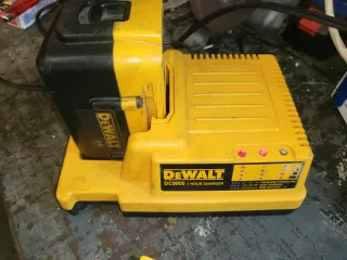 Radial Dewalt 36V