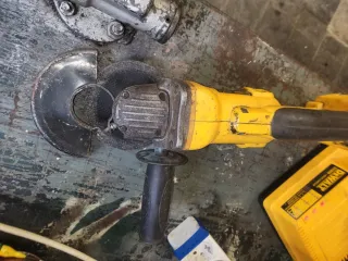 Radial Dewalt 36V