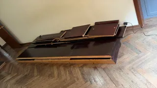 Regalo. Mueble de salón. Desmontado