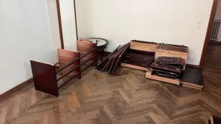 Regalo. Mueble de salón. Desmontado
