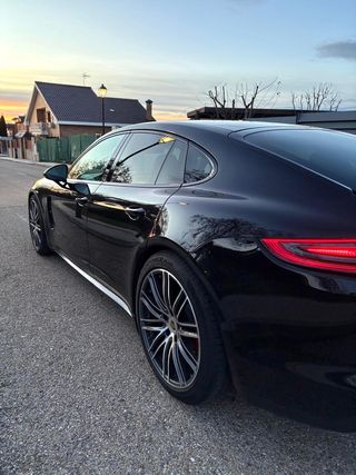 Porsche Panamera 4S Diesel Negro