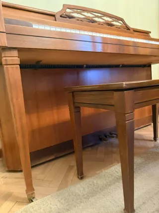 Piano Whitney by Kimball