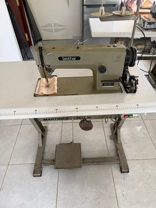 Máquina de coser industrial Brother