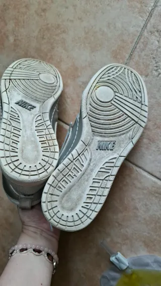 Deportivas Nike plateadas
