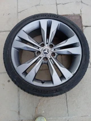 Rueda Mercedes Benz