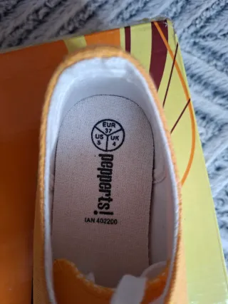 Zapatillas de tela amarillas