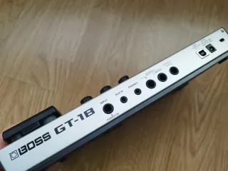Boss GT-1B Multieffetti per Basso Elettrica