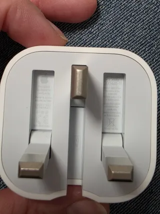 Cargador Apple 20W adaptador para reino unido etc