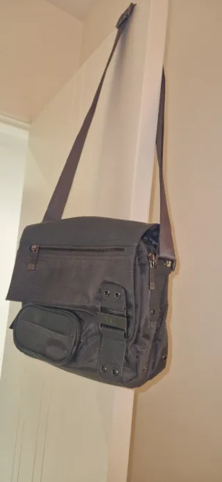 Bolso bandolera gris