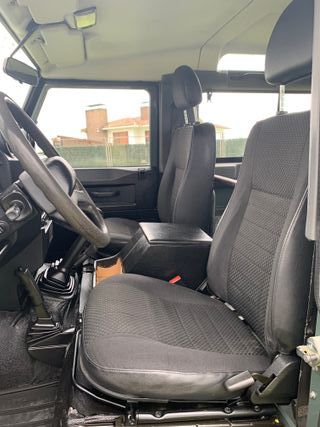 Land Rover Defender 90 SW TD4