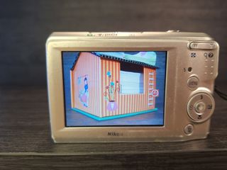 Cámara Digital Nikon Coolpix L19 Plata 8MP