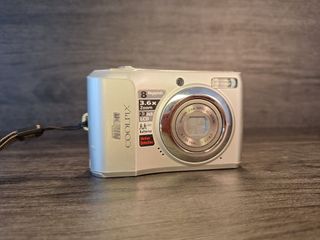 Cámara Digital Nikon Coolpix L19 Plata 8MP