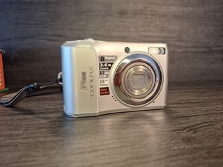 Cámara Digital Nikon Coolpix L19 Plata 8MP