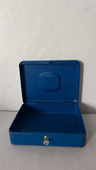Caja fuerte metálica azul con 2 llaves