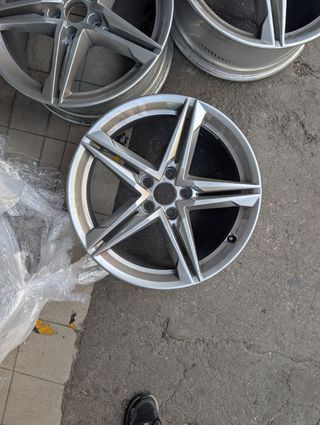 Llantas Audi A4 S4 Originales 18 (8Jx18 ET40)