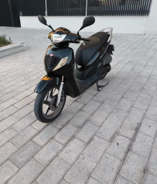Honda SH 125i Negra