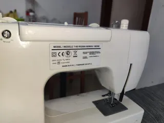 Máquina de coser Toyota 7160 RS200