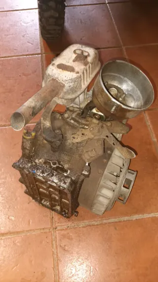 Se vende el lote de Recambios motobomba Honda G200