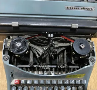 Máquina de escribir Olivetti Lexicon 80