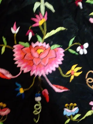 Antiguo Mantón de Manila Bordado