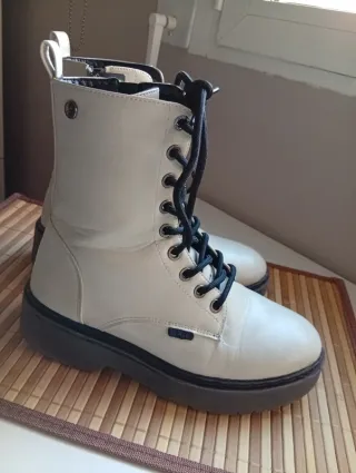 Botas estilo militar XTI beige talla 36