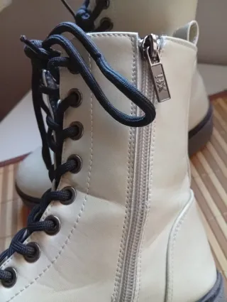 Botas estilo militar XTI beige talla 36