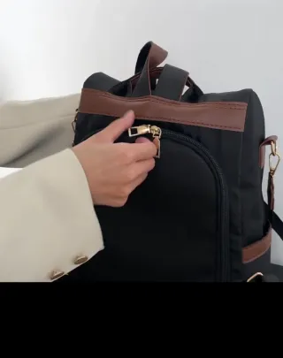 Mochila negra antirrobo nailon