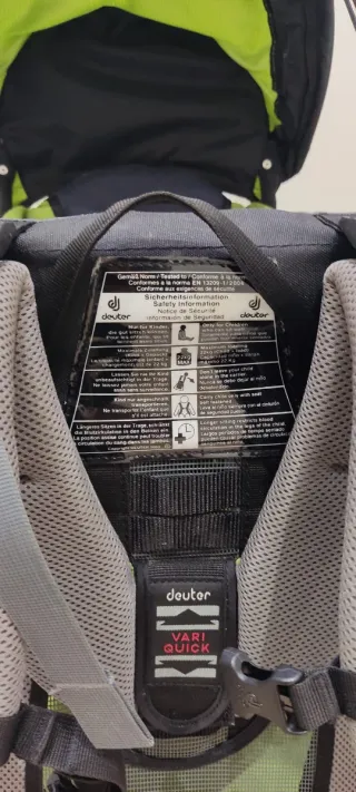 Mochila Portabebés sendeismo Deuter Kid Comfort PL