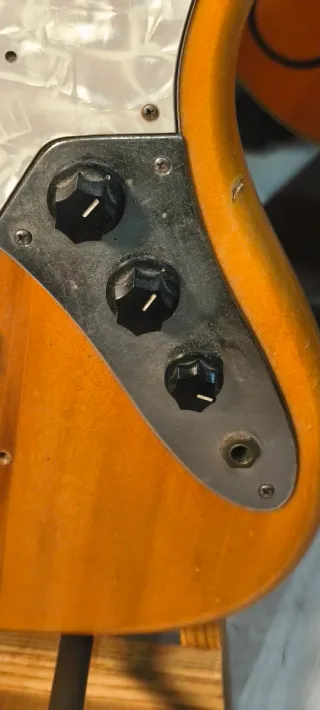Bajo Ibanez estilo años 70