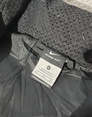 Casaco Nike Puffee Preto/Vermelho Tamanho XL