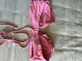 Bikini rosa con volantes