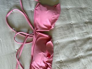 Bikini rosa con volantes