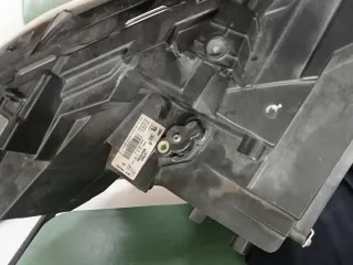 Faro Izquierdo LED Partner 2024