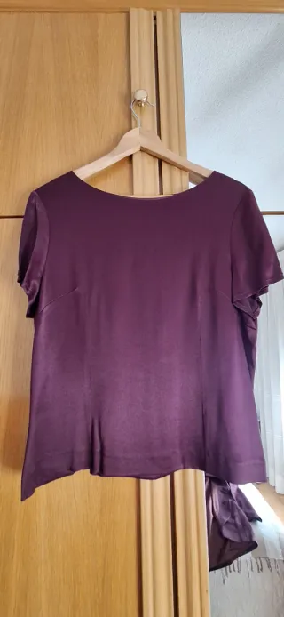 Traje de chaqueta top y falda morado