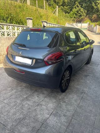 Peugeot 208 2016