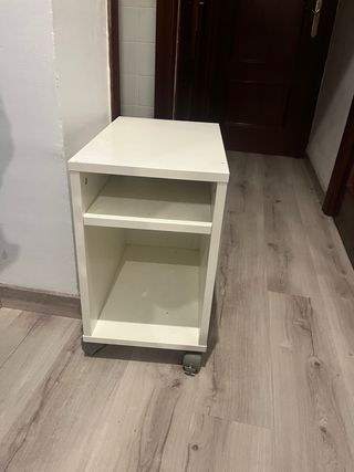 Mesa auxiliar Ikea con ruedas