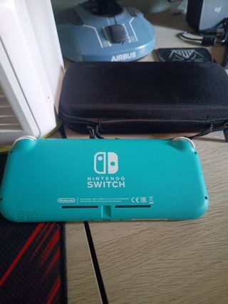 Nintendo Switch Lite Turchese + Custodia, Curata.