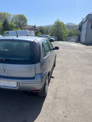 Opel Corsa 2004 (1.2)