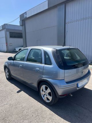 Opel Corsa 2004 (1.2)