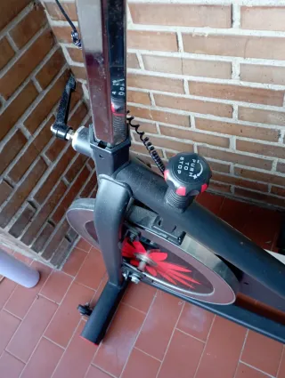 Bicicleta de spinning en perfecto estado, práctica