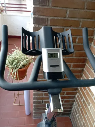 Bicicleta de spinning en perfecto estado, práctica