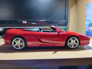 Ferrari 355 Spider Hotwheels 1/18 Rojo