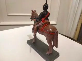 Soldado de plomo a caballo con escopeta