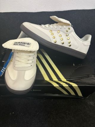 Adidas Bambas Beige y Dorado
