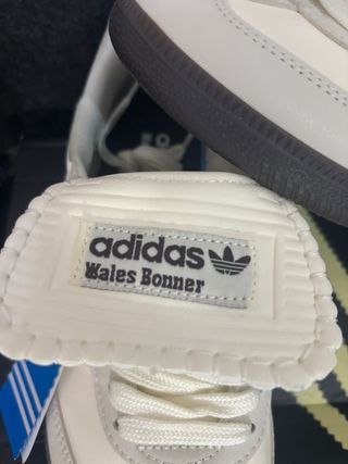 Adidas Bambas Beige y Dorado