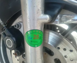 Harley Davidson classic Negra y Roja